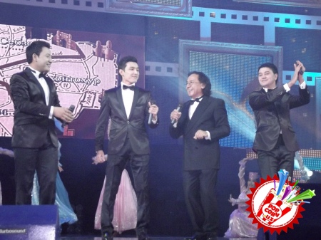 “Эътироф-2013” тақдирлаш маросимининг кутилмаган туҳфалари