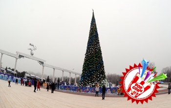 Бош арчамиз болаларга қувонч бағишламоқда.