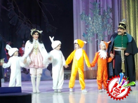 Янги йил томошалари давом этмоқда