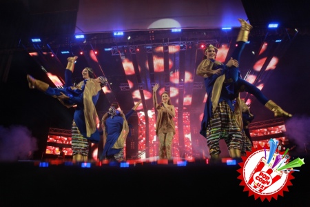 Лола бахт ва қувонч улаша олди