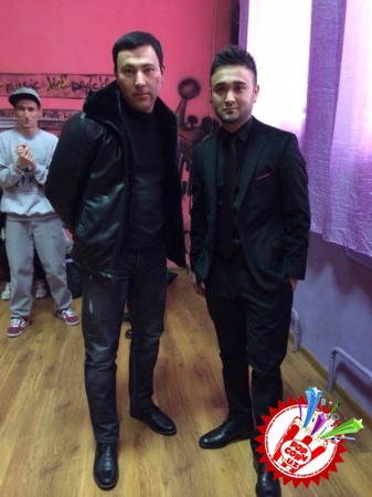 Шоҳруҳхон  репетицияда.