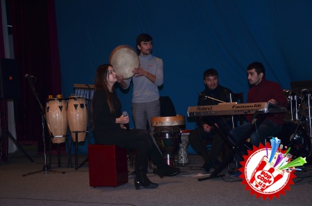 Акмал Исмаилов яна дилларни мадҳ этишга киришган