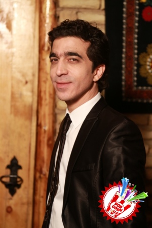 Акмал Исмаилов яна дилларни мадҳ этишга киришган