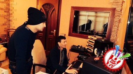 Отабек Муталҳўжаев соғлом бола йилига туҳфа тайёрлади.