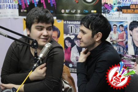 Сарвар ва Комил “Ўзбегим таронаси” радиосининг меҳмони.