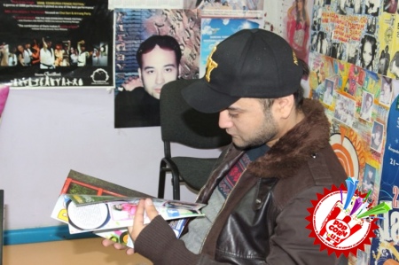 Шоҳруҳхон ва Жаҳонгир Позилжонов “Ўзбегим Таронаси” радиоси меҳмони