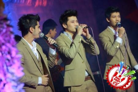 “Манго” гуруҳи “Ўзбегим таронаси” радиоси меҳмони бўлди