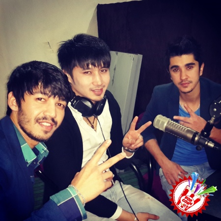 “Манго” гуруҳи “Ўзбегим таронаси” радиоси меҳмони бўлди