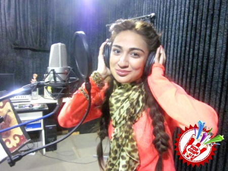 МУНИСА РИЗАЕВА ИККИТА ЯНГИ ТАРОНА ҲОЗИРЛАМОҚДА