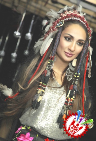 МУНИСА РИЗАЕВА ИККИТА ЯНГИ ТАРОНА ҲОЗИРЛАМОҚДА