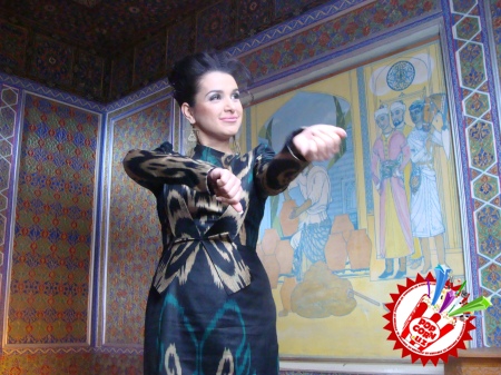 Нилуфар Усмонова чапани халқига бўлган меҳрини қўшиққа муҳрлади