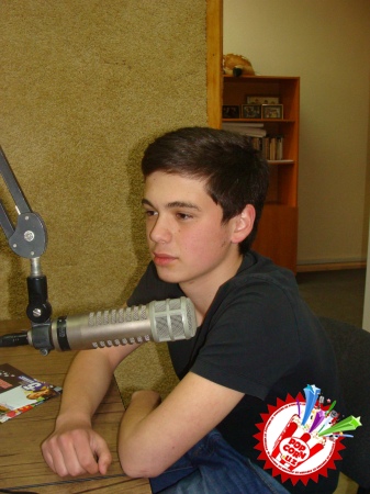 Ёш ҳонанда Далер \"Ўзбегим Таронаси\" радиосига ташриф буюрди