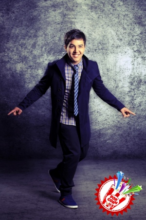 Ёш ҳонанда Жаҳонгир Сарвинозга атаб қўшиқ куйлади