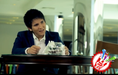 БЕКЗОД БАҲРОМОВГА МУХЛИСИ ҚЎШИҚ СОВҒА ҚИЛМОҚЧИ