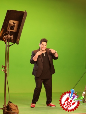 Миржон Ашрапов озарбайжонлик хонанда Элнур Валех билан дуэт куйлади