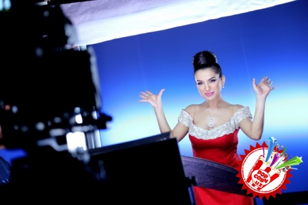 Нилуфар Усмонова "Куйла" дея янги видеоклип суратга олдирди