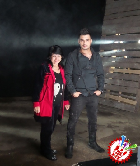 Отабек Муталхўжаев клип суратга олиш жараёнида ёнғин ичида қолди