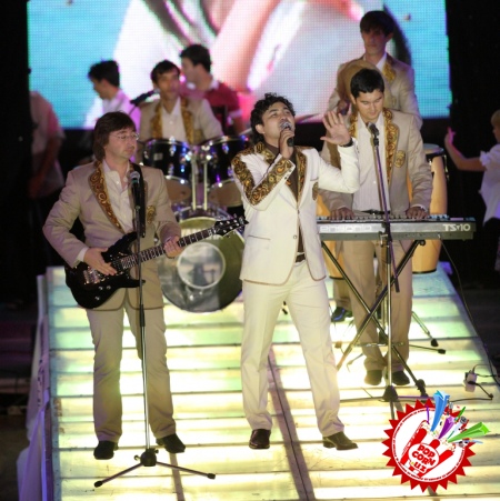 “Садо” ансамбли ва Акбар Тошкентимизни тараннум этишди