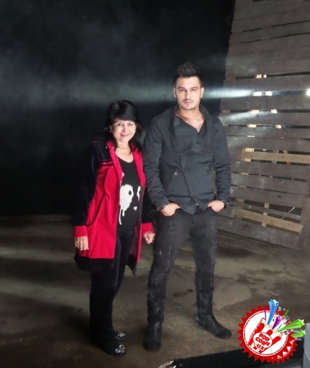 Отабек Муталхўжаев узоқ кутилган клип премьерасини тақдим этди