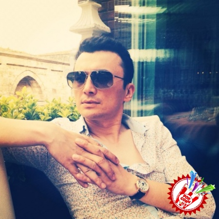 Улуғбек Раҳматуллаевнинг илк инглиз тилида куйланган таронаси премьераси