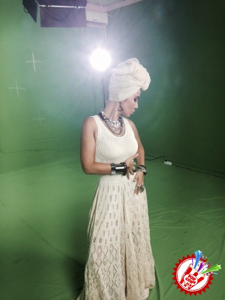 Манзуранинг “Севги синови” қўшиғига клип суратга олинди