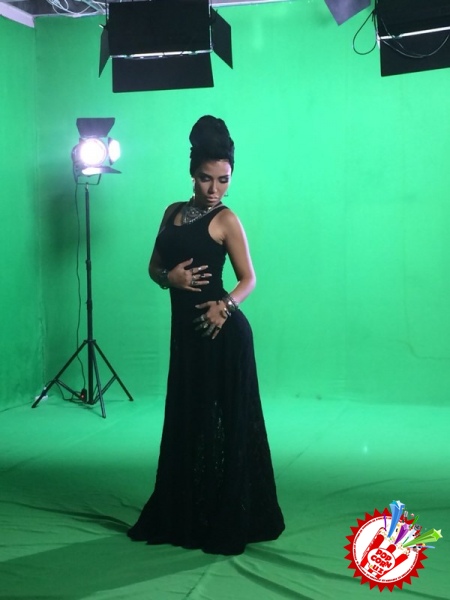 Манзуранинг “Севги синови” қўшиғига клип суратга олинди