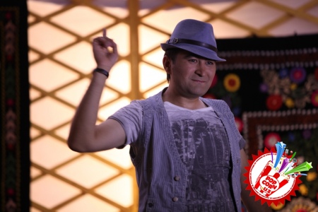 Ҳайрулла Ваҳобов янгича талқиндаги қўшиққа клип тақдим этди