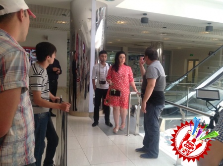 Шоҳруҳхон янги видео тайёрламоқда