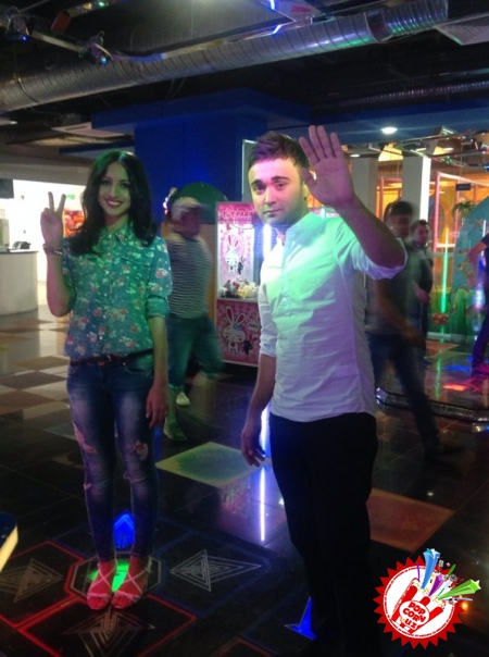 Шоҳруҳхон янги видео тайёрламоқда