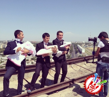 Жаҳонгир Позилжонов оталик бахти ҳақида қўшиқ куйлади