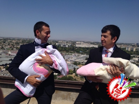 Жаҳонгир Позилжонов оталик бахти ҳақида қўшиқ куйлади