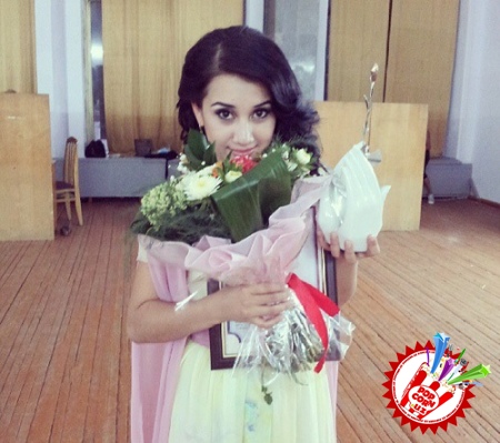 Дилсўз хоразмча қўшиқ куйлади