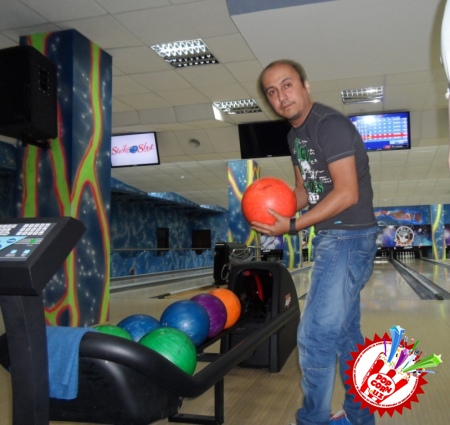 “Ўзбегим Таронаси” радиоси юлдузлар билан боулинг мусобақасини ўтказди