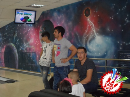 “Ўзбегим Таронаси” радиоси юлдузлар билан боулинг мусобақасини ўтказди