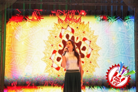 Жонли ижродаги қўшиқлар танловида хонандалар ғолиблик учун курашдилар