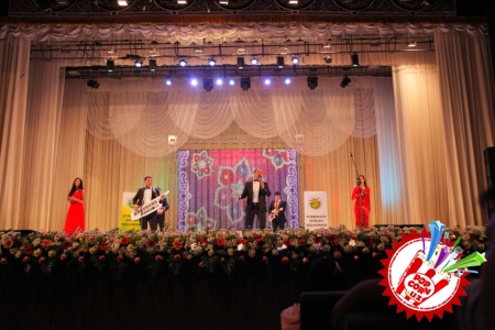 Жонли ижродаги қўшиқлар танловида хонандалар ғолиблик учун курашдилар