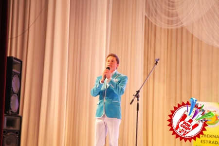 Жонли ижродаги қўшиқлар танловида хонандалар ғолиблик учун курашдилар