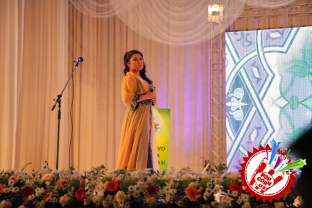 Жонли ижродаги қўшиқлар танловида хонандалар ғолиблик учун курашдилар