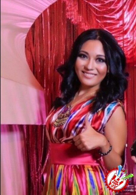 Динейра мухлислари учун янги туҳфа тайёрламоқда