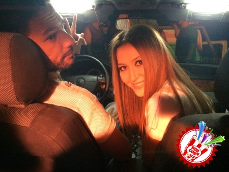 Dj Piligrim Лолага совғалар улашмоқда...