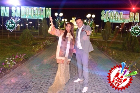 Мустақиллигимизнинг 23 йиллигини нишонлаш учун эстрадамизнинг ёрқин юлдузлари кеча Бухоро шахрига ташриф буюришди.