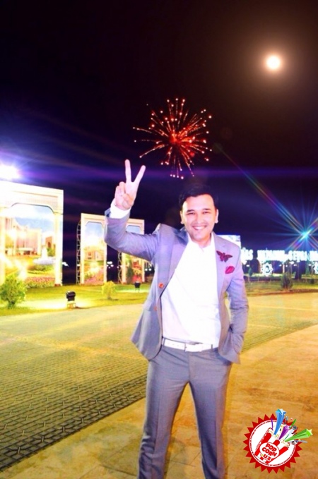 Мустақиллигимизнинг 23 йиллигини нишонлаш учун эстрадамизнинг ёрқин юлдузлари кеча Бухоро шахрига ташриф буюришди.