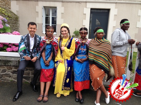 Францияда бўлиб ўтган “Folklores du Monde” халқаро фестивали таассуротлари “Sharq” вокал чоғу ансамблидан