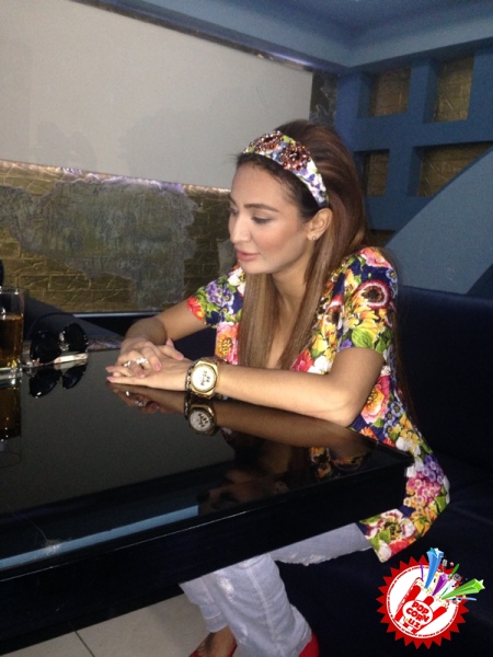 Эстрадамизнинг энг ёрқин юлдузи Муниса Ризаеванинг яккахон концерт дастури олдидан матбуот анжумани бўлиб ўтди