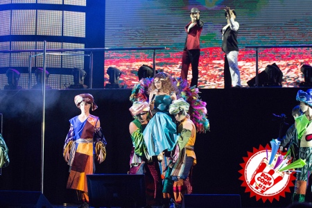 Шоу дастур Муниса Ризаевадан