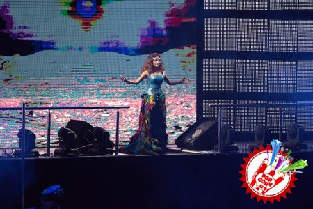 Шоу дастур Муниса Ризаевадан