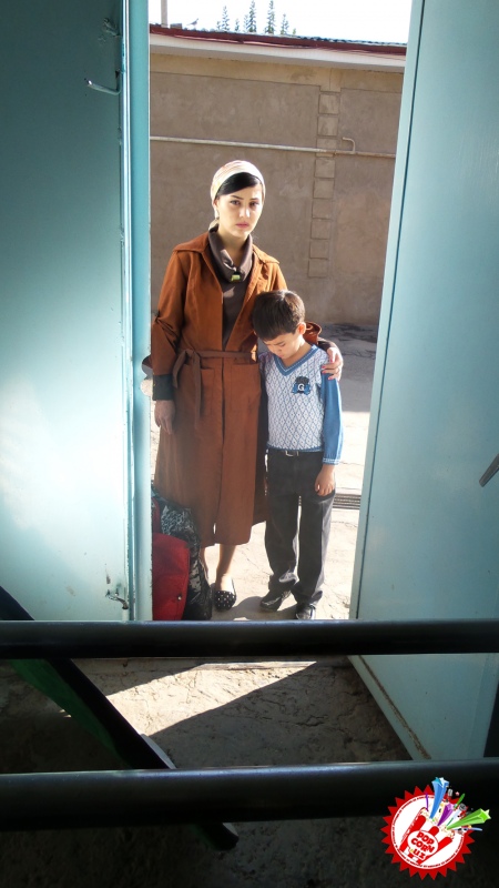 Ҳаётий воқеаларни акс эттирган видеоклипдан фоторепортаж \"Онамни йиғлатманглар\"... тез кунда..