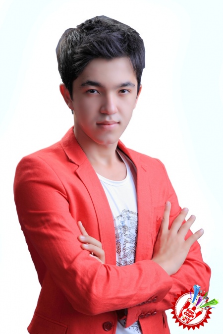 Ёш истеъдод соҳиби Шахбозбек Элназаров “Қарамади ёр” дея хониш қилмоқда