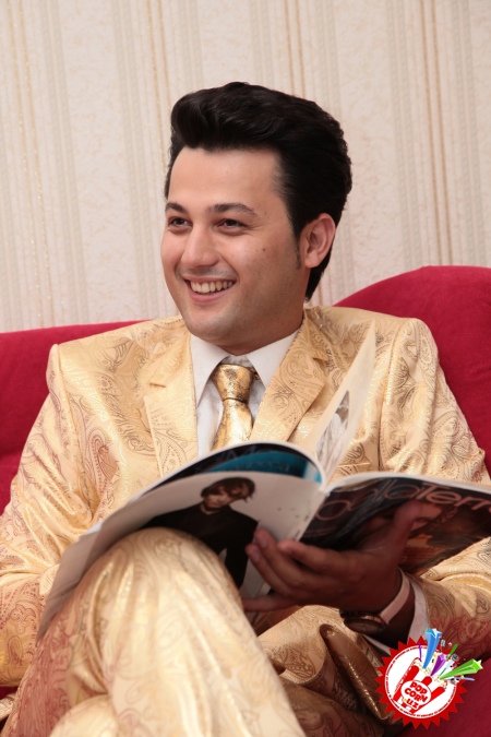 Шароф Муқимовдан янги видеоклип  \'\'Ёлвориб бораман\'\'