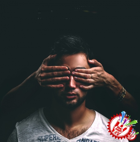 Азиз Раметов мухлисларга катта туҳфа тайёрламоқда